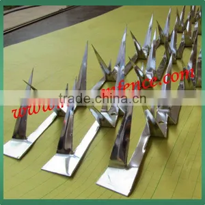 Security Razor Spike on Top of Fence thumbnail-1
