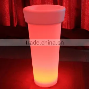 Transparent Plastic Ice Bucket Used for Cooling Wine thumbnail-5