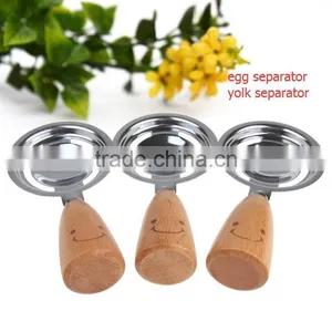 S5132 Wooden Handle Smiling Egg White Separator thumbnail-1