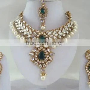 Gold Tone Kundan Pearl Choker Necklace Earring Set thumbnail-4