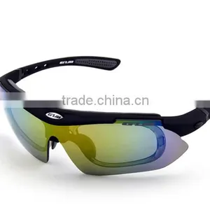 Robot Modeling Sport Ski Goggles thumbnail-5