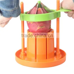Hot Selling Multifunctional Household Kitchen Apple Cutter Spiral Apple Slicer thumbnail-3