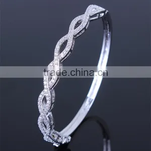 Factory Price Banquet Jewelry for Women Elegant Design Classic Setting CZ Bangle thumbnail-3