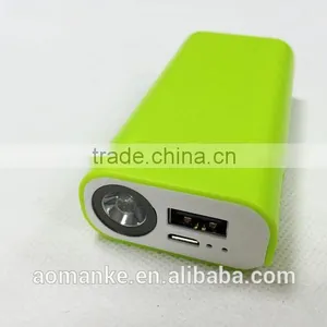 AK-03 5200mah Mobile Power Bank With LCD Digital Display and LED Flashlight for IPhone, IPad, Samsung, Nokia, HTC Etc. thumbnail-3