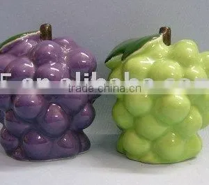Grape Shape Salt & Pepper Shaker thumbnail-1