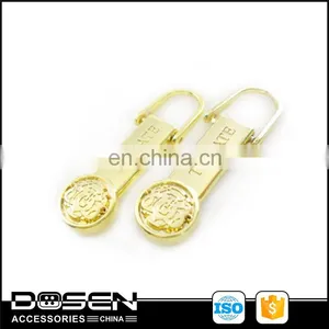 High Quality Gold Color Custom Designer Metal Zipper Pull For Bag Accessory Supplier Key Locking Zipper Slider Pendant thumbnail-1