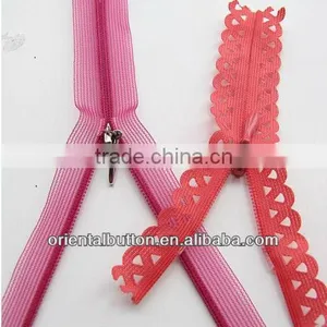 High Quality Fasion Dyeable Plastic Lace Zipper thumbnail-1