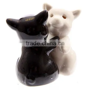 Ceramic Cute Hug Pig Salt and Pepper Shaker thumbnail-1