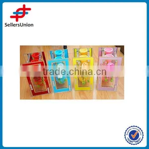 Red and Pink Colors Vases thumbnail-1