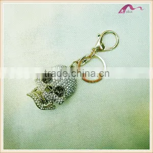 Custom Metal Crystal Skull Shape Keychain For Men thumbnail-1