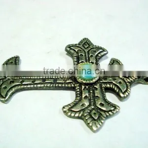 Metal Cross Pendant thumbnail-1