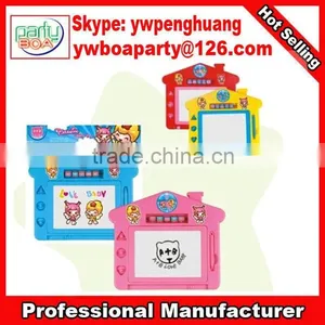 No -toxic Plastic House Shaped Kids Drawing Board With Pen thumbnail-3