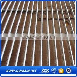 Brand New Cheap Q195 Dipped Galvanized 358 Welded Security Fence thumbnail-6