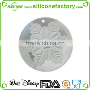 FDA & LFGB Confirmed Silicone Christmas Cake Mould in Snowflake Shape thumbnail-1