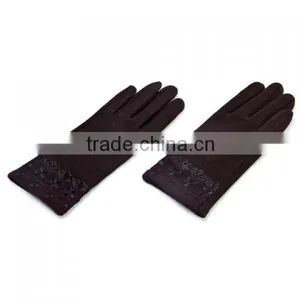 Gloves thumbnail-1