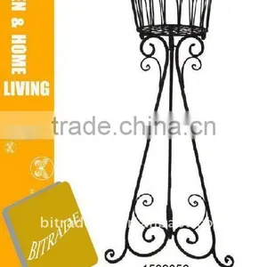 Metal Plant Holder thumbnail-1