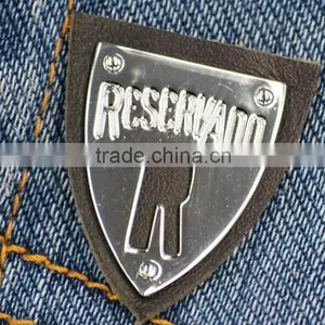 Made in China Discount Embossed Leather Jeans Patches thumbnail-6