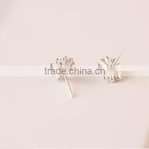 Gold and Silver Sterling Silver Tiny Daisy Stud Earring Jewlery for Bridesmaid Gifts thumbnail-5