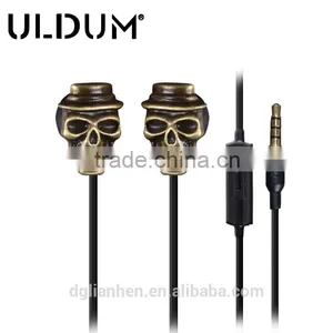 Earphone ULDUM 2013 Earphone High Quality Skull Shape Earphone With Mic thumbnail-2