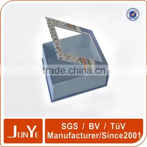 Company Name Printing Paper Gift Box With Transparent Window thumbnail-4