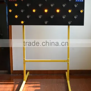 Solar Portable LED Arrow Board thumbnail-4