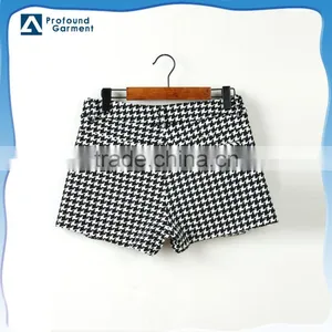 Oem Wholesale All-over Grain Patterns Fashion Women Casual Shorts With Pockets thumbnail-1