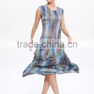 Women Latest Designs Colorful Printing Sleeveless Pleated Dresses thumbnail-3