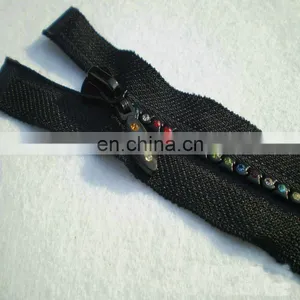 2017 YIWU Most Popular Beautiful Diamond Zipper Manufacturer thumbnail-4