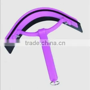 Plastic Sweat Scraper for Grooming thumbnail-1