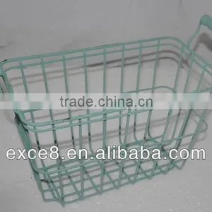 Kitchen Wire Mesh Storage Basket With Wooden Handle thumbnail-2