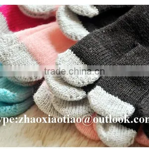 Conductive Soft Touchscreen Gloves for Smartphone thumbnail-2