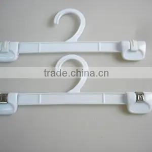 LM 200 Cheap Plastic Underwear Hanger thumbnail-1