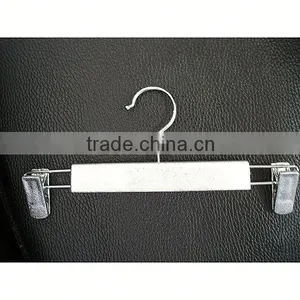 Clothes Hanger With Clip thumbnail-6