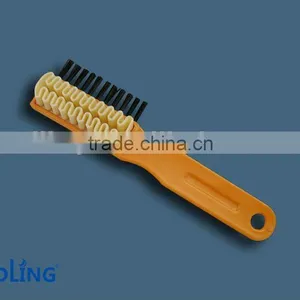 Rubber Hair Wooden Handle Shoe Brush thumbnail-1