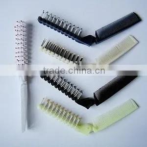 Plastic Cleaning Pocket Hair Brush thumbnail-1