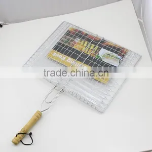 Silver Tone Metal BBQ Grilling Net With Round Wooden Handle thumbnail-1