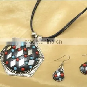 Black Necklace thumbnail-1