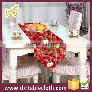 Country Style Wholesale Printed Stawberry Plastic Table Runner thumbnail-1
