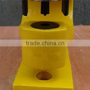 Hydraulic Steel Sheet Metal Punching Machine thumbnail-4