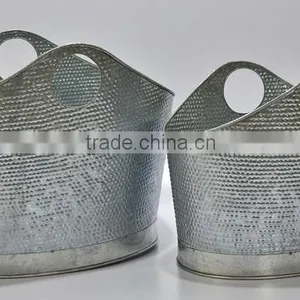 DECORATIVE METAL WINE COOLER thumbnail-1