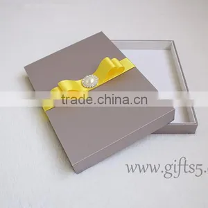 Elegant Handmade Luxury Wedding Invitation Boxes thumbnail-5