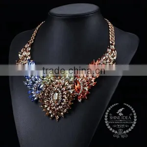 High Quality Vintage Colorful Rhinestone Chunky Statement Necklace Tin Alloy Fashion Women Pendant Necklace 6390058 thumbnail-3
