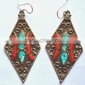 White Metal Ear Ring thumbnail-1