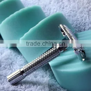 Butterfly Short Handle Safety Razor thumbnail-1