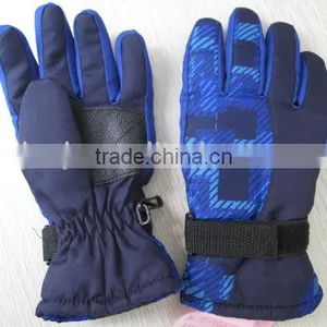 Ski Gloves thumbnail-4