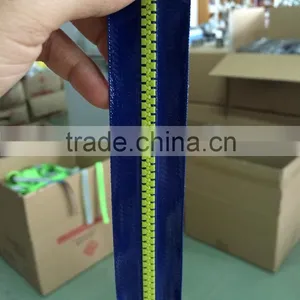 Zipper Factory Sale Resin Teeth Instant Zipper thumbnail-3