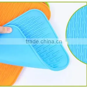 Heat Resistant Silicone Dish Drying Mat Silicone Pot Holder thumbnail-4