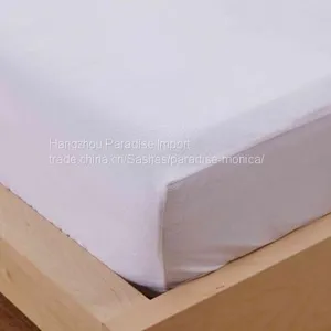 Hypoallergenic White Waterproof Mattress Protector thumbnail-4