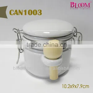 Porcelain Seal Pot With Scoop thumbnail-1