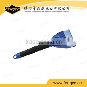 Multi-functional Portable Car Plastic Triangle Ice Scraper thumbnail-1